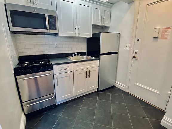 4th image of 215 W 83rd St APT 4A