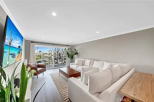300 Cagney Ln #9 Photo 1