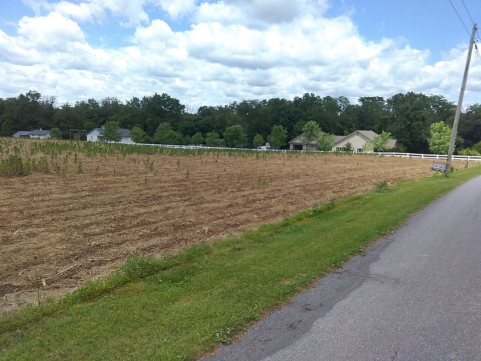 1st image of 11 E Strack Dr