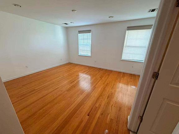 5th image of 90 Leonard St #2A