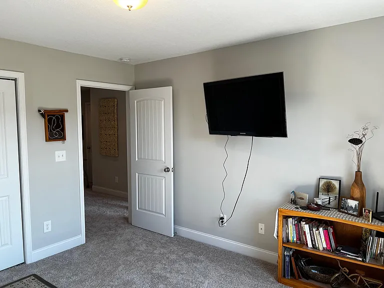 344 Broadberry Ave — Photo 29