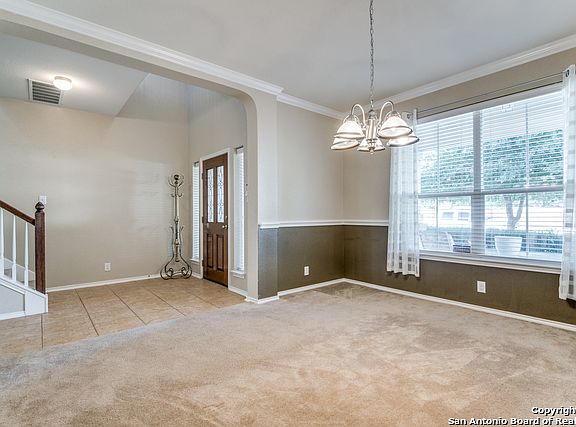 5th image of 909 Crenshaw Ct