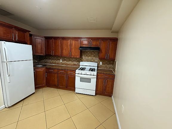 5th image of 141-27 84th Dr #4