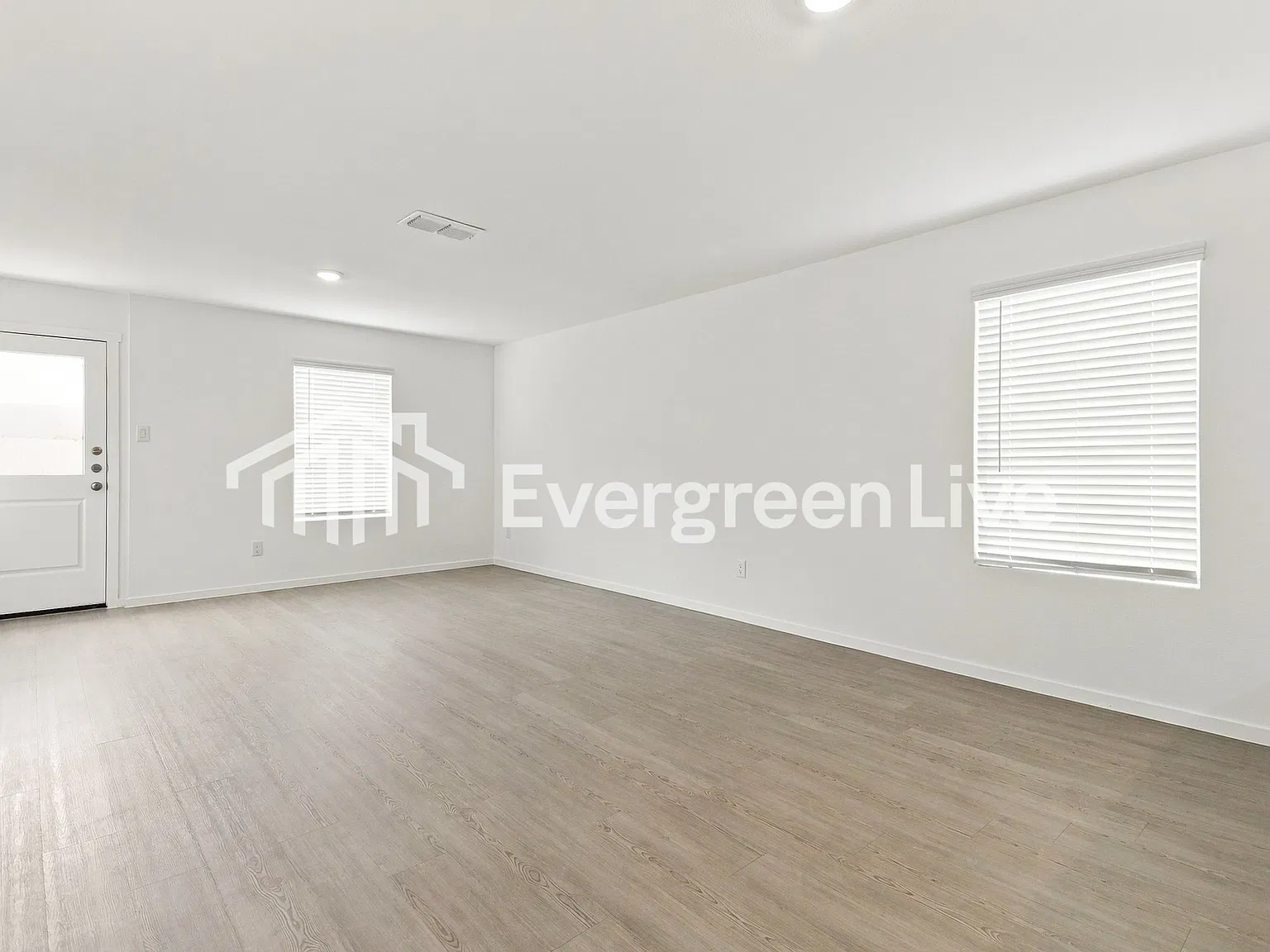 3 bed, 2.5 bath, 1360 sqft, $1,435 — Photo 4