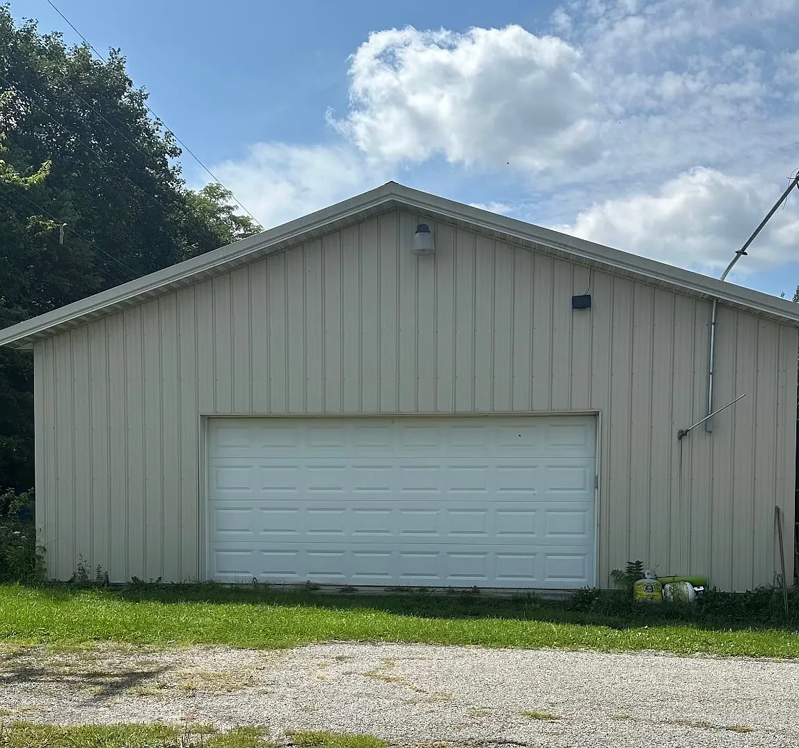 3 bed, 1.5 bath, 1200 sqft, $1,795 — Photo 3