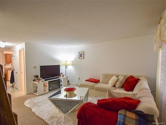 4th image of 271 Oakland St APT C