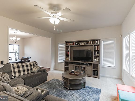 4th image of 344 Boxelder Dr