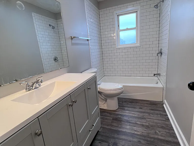 401 Moore St #202 — Photo 7