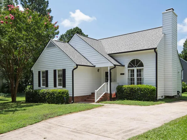 2425 Fields Of Broadlands Dr, Raleigh, NC 27604