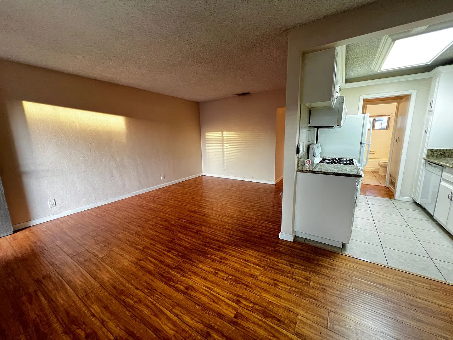 1 Bed 1 Bath Condo for Rent in La Habra with Central AC — Photo 4