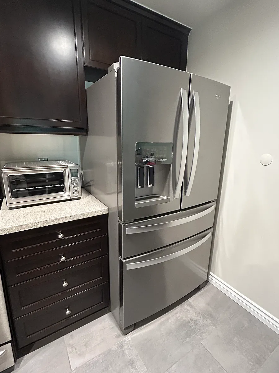 Fridge. - 11640 Woodbridge St #205