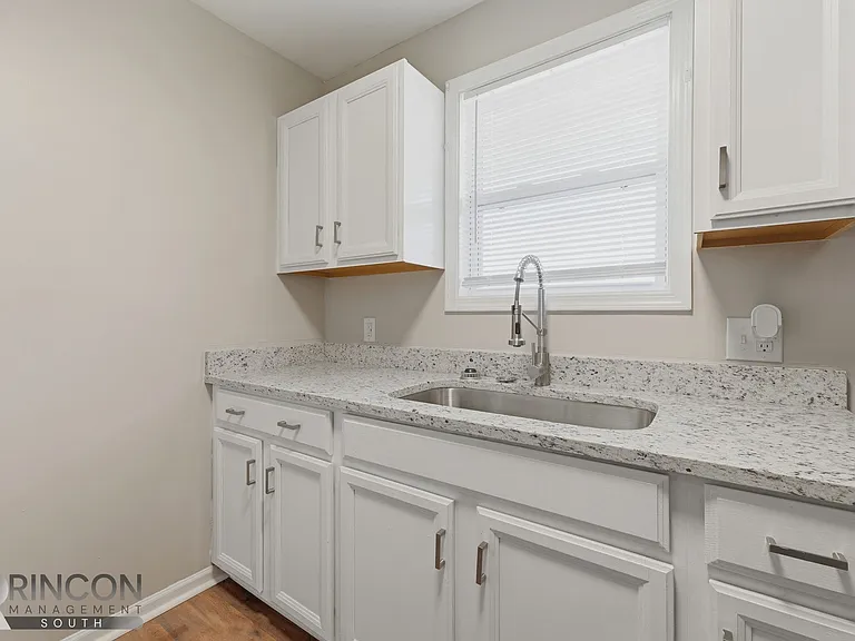 2125 Aberdeen Ave — Photo 6