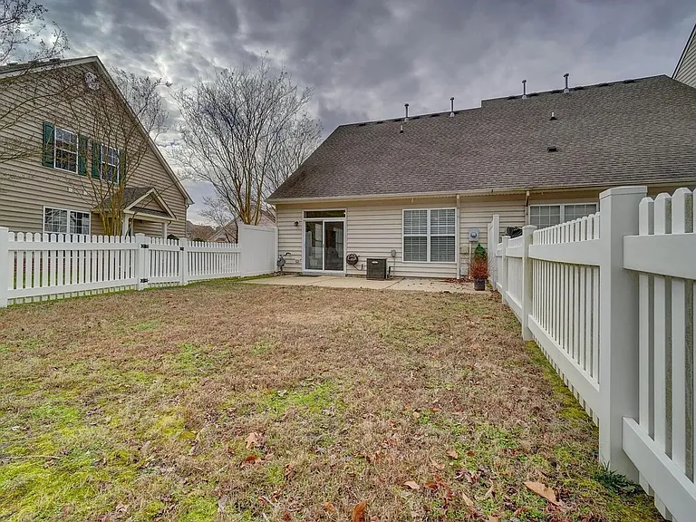 2230 Livingston St — Photo 19