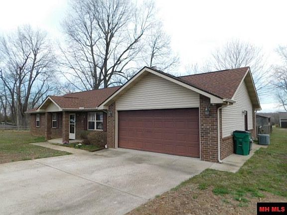 2nd image of 315 Magness Dr