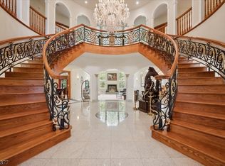 115 Skyline Dr, Watchung, NJ 07069