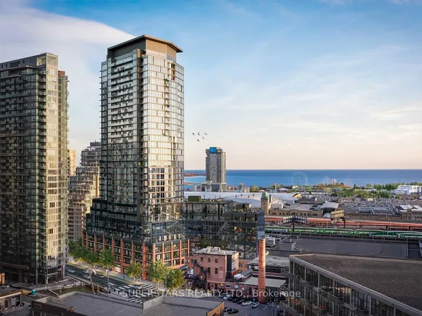 135 Liberty St #1501, Toronto, ON M6K 1A7