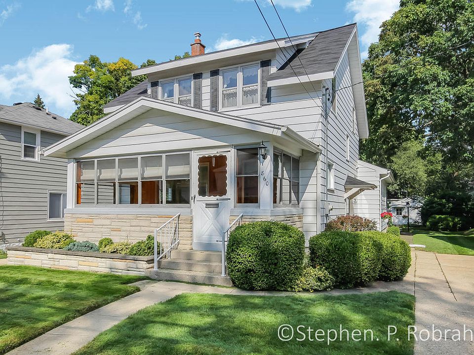 1st image of 860 Diamond Ave NE