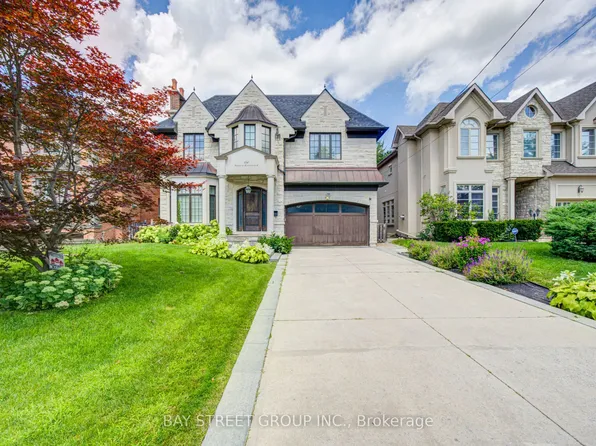 154 Munro Blvd, Toronto, ON M2P 1C8