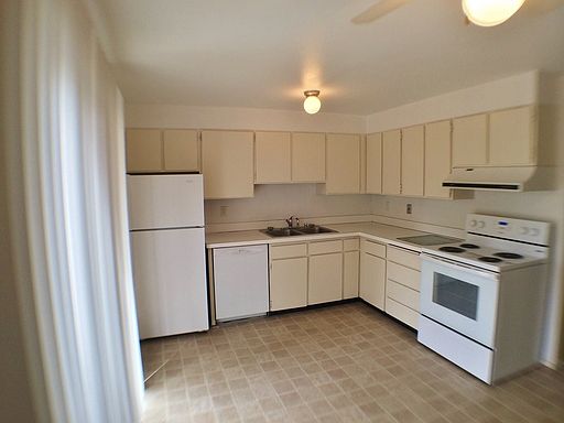 5th image of 1102A High Ave