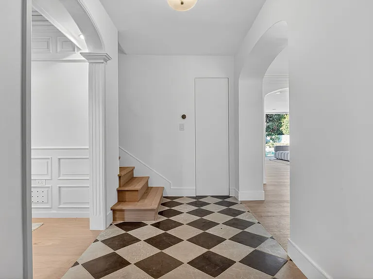 612 N Bedford Dr — Photo 12