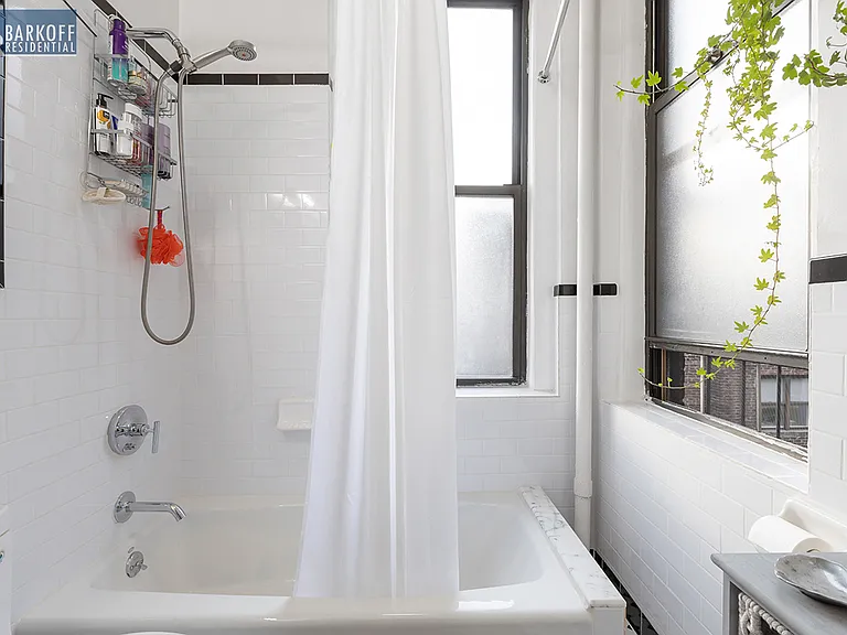 105 E 15th St #87 — Photo 8