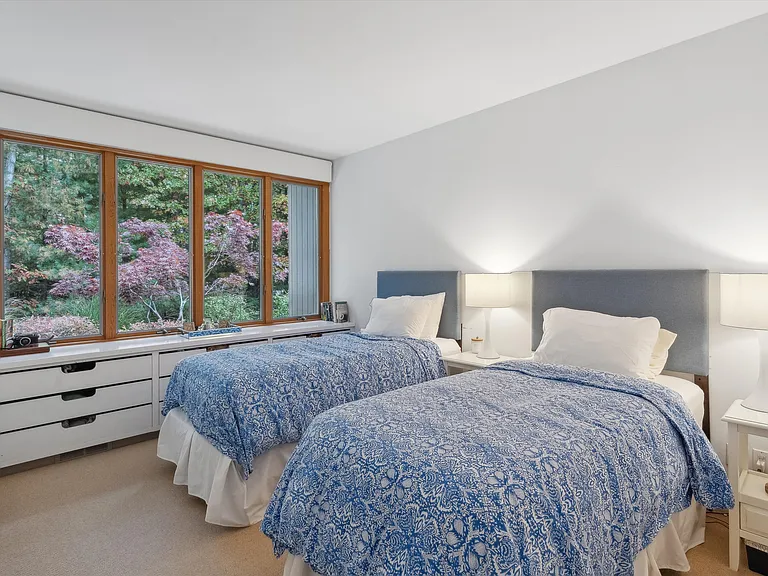 14 Foster Rd — Photo 10