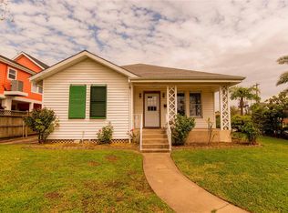 4902 Alamo Dr, Galveston, TX 77551