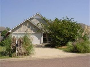 124 Tomlinson Dr, Starkville, MS 39759