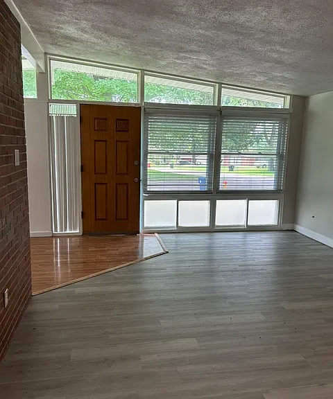 2625 Holiday Hill Dr — Photo 12