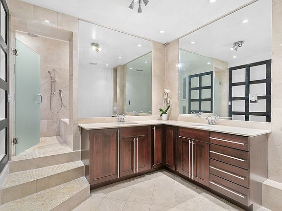4th image of 28 W 40th St #4S