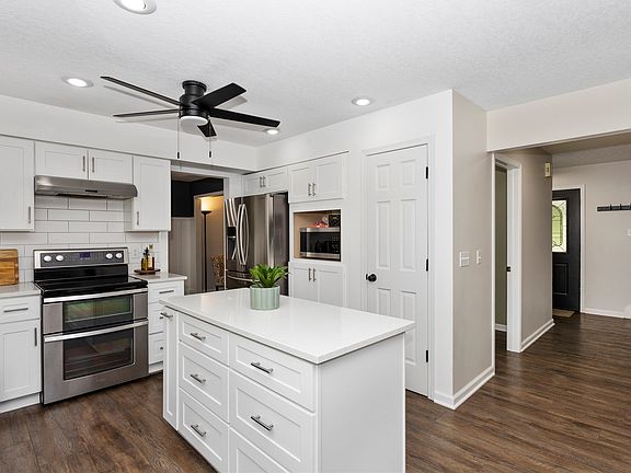 5th image of 2701 Scenic Valley Dr