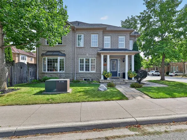 2261 Seton Cres, Burlington, ON L7L 6Y4