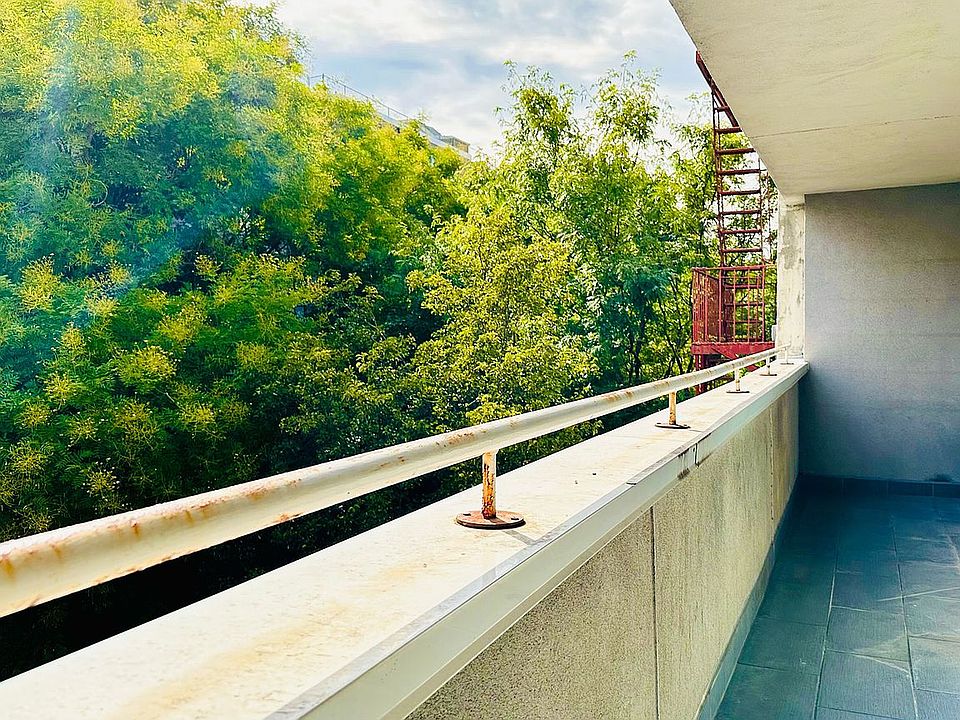 1st image of 325 E 8th St APT 3A