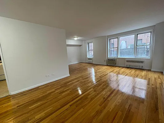 Rented by KNOCKKNOCK LLC | media 1