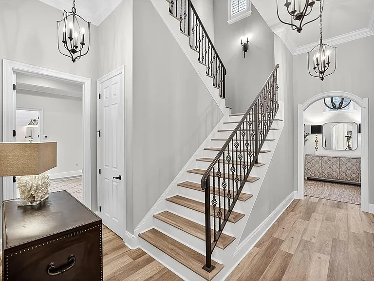 3161 Club Dr — Photo 43