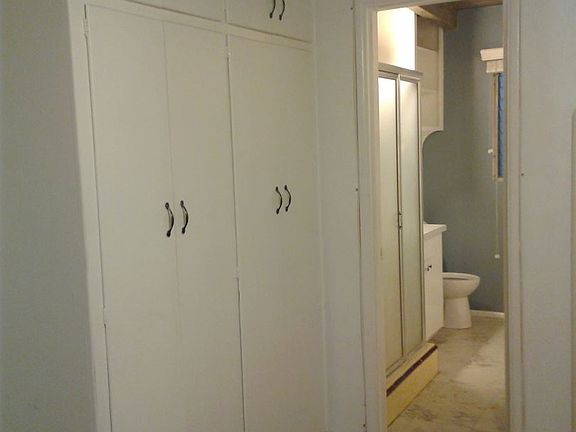 5th image of 5910 E Naples Plz APT 10