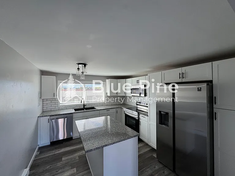 2348 Stace St #3 — Photo 3
