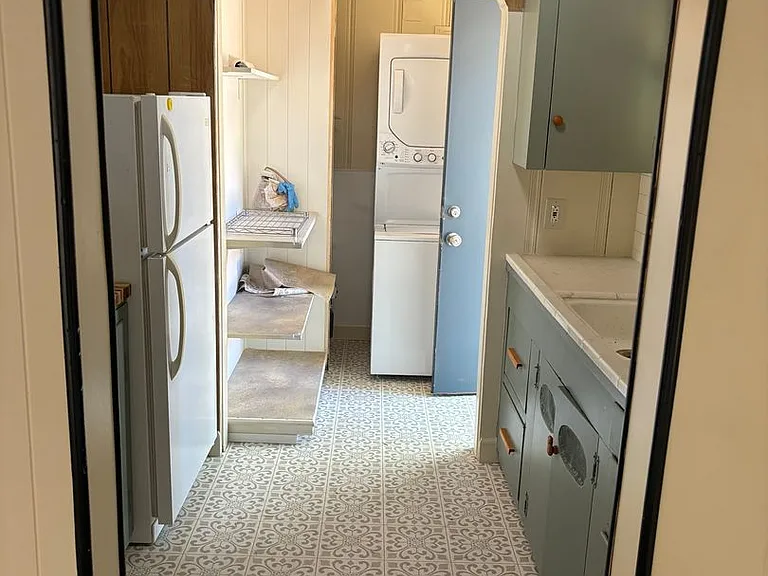 654 Chestnut St — Photo 2