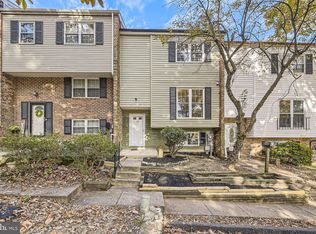 28 Maple Hollow Ct, Parkville, MD 21234