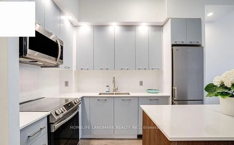 9471 Yonge St #745 — Photo 7