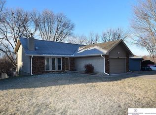 10911 Y St, Omaha, NE 68137