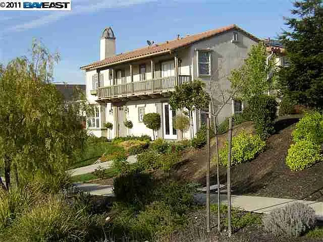 2748 Whitehall Ct photo 1