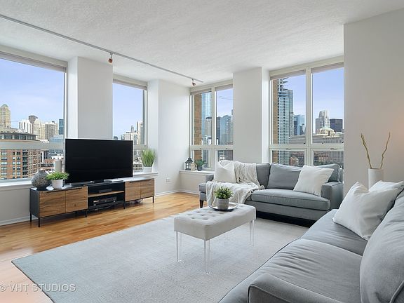 3rd image of 600 N Kingsbury St APT 1803