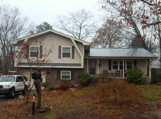45 Magnolia St, Rossville, GA 30741