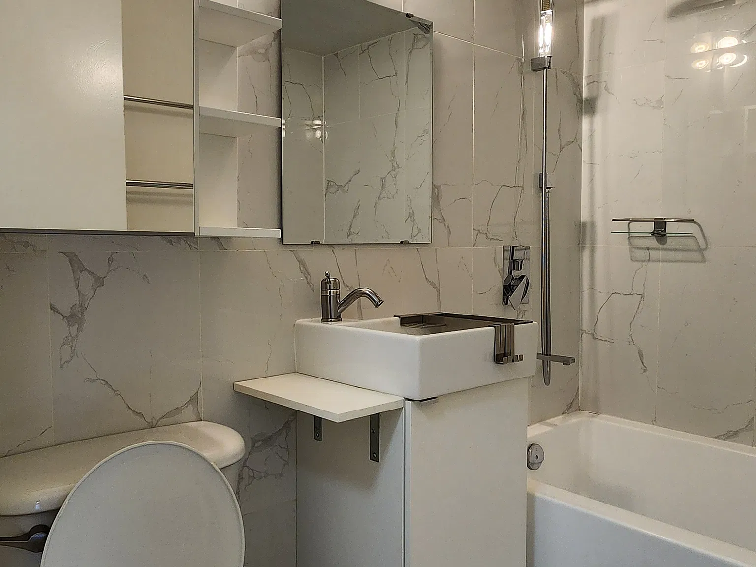 989 West 20th Avenue — Photo 4