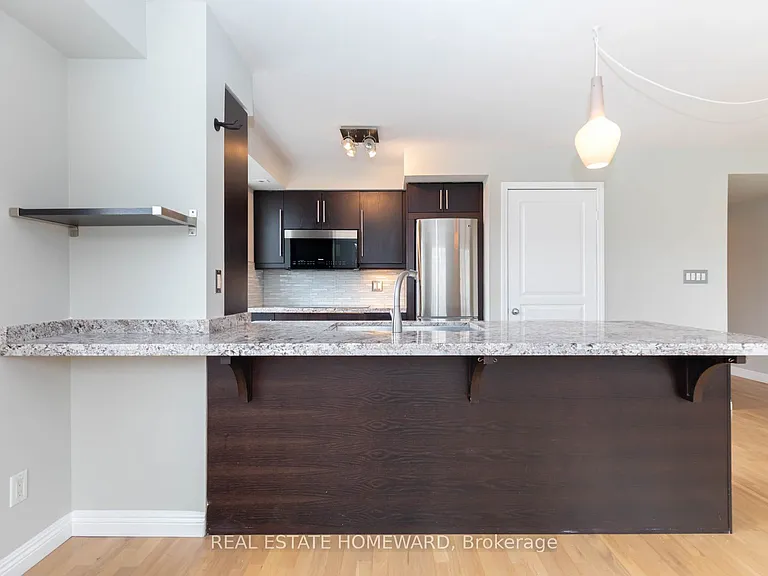 1765 Queen St E #413 — Photo 4