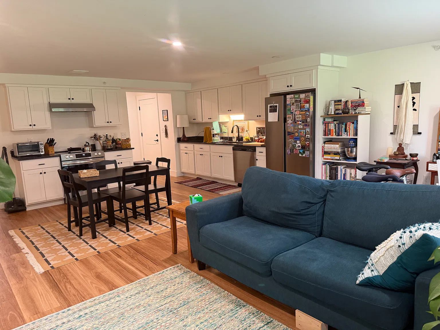 3 bed, 1025 sqft, $2,995 — Photo 2