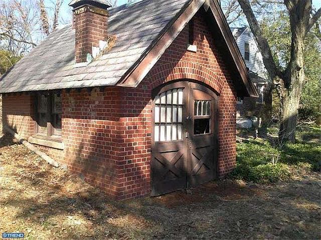 2nd image of 22 Parkside Dr