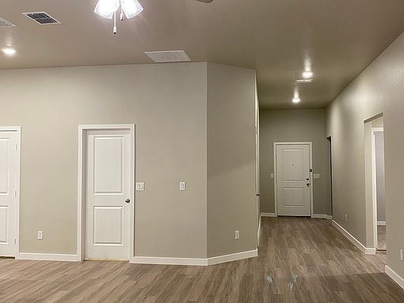 3rd image of 13711 Avenue Q