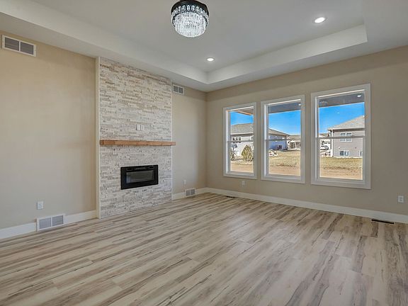 2nd image of 2025 Mulberry St